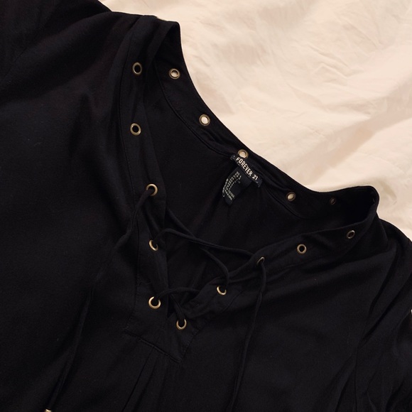 black lace-up t-shirt dress - Picture 3 of 3